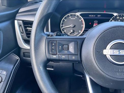 Used 2024 Nissan Rogue SV image 12