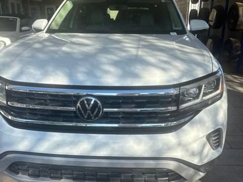Used 2023 Volkswagen Atlas SE w/ Black Wheel Package FWD image 6