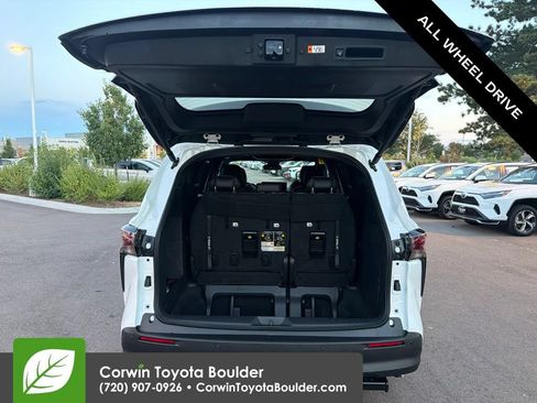 Used 2026 Toyota Sienna XLE Woodland Edition AWD/4WD image 17