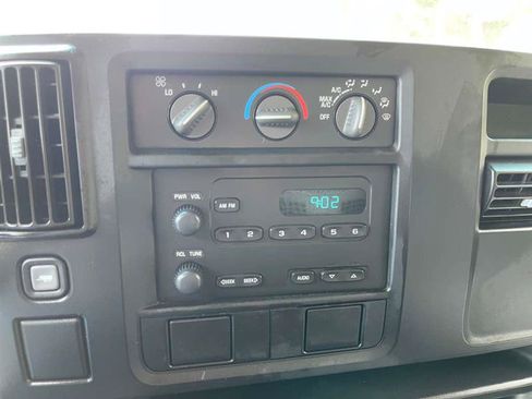 Used 2007 Chevrolet Express 3500 Extended RWD image 12