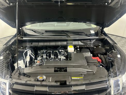 Used 2025 Nissan Pathfinder SV FWD image 36