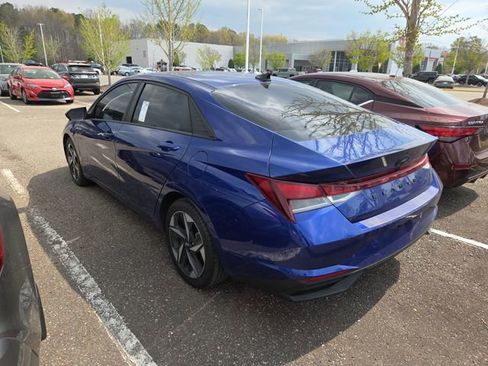 Used 2023 Hyundai Elantra SEL w/ Convenience Package image 5