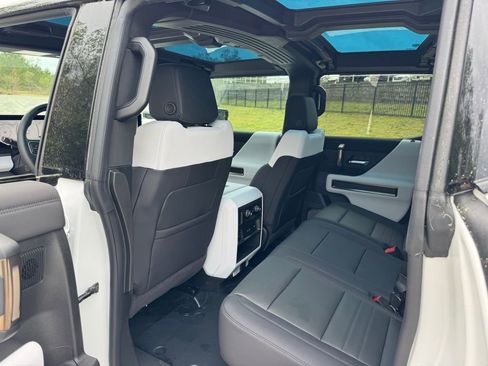 New 2025 GMC Hummer EV 3X w/ LPO, Illumination Package image 23