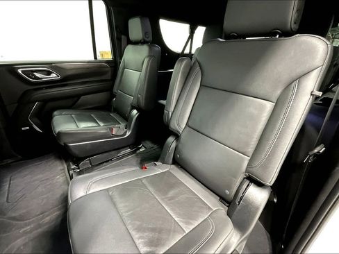 Used 2023 Chevrolet Suburban Z71 w/ Luxury Package image 35