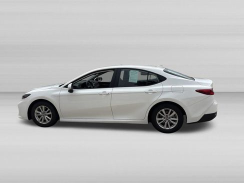 Used 2025 Toyota Camry LE FWD image 8