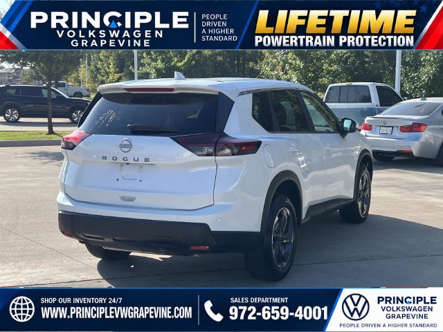 Used 2026 Nissan Rogue SV FWD image 9