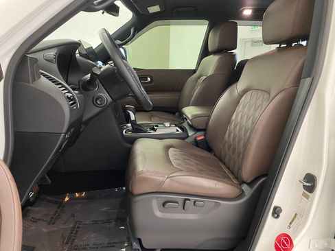 Used 2023 Nissan Armada Platinum w/ Captain's Chairs Package image 4