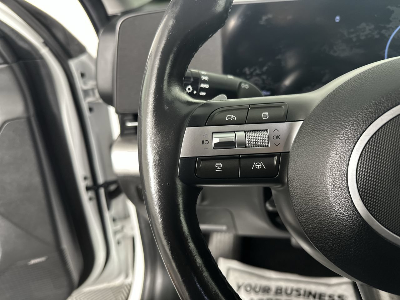 Used 2024 Hyundai Kona Limited FWD image 6