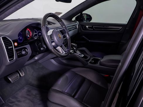 Certified 2023 Porsche Cayenne GTS w/ Premium Package Plus AWD/4WD image 4