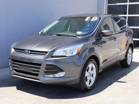 Used 2015 Ford Escape SE FWD image 1