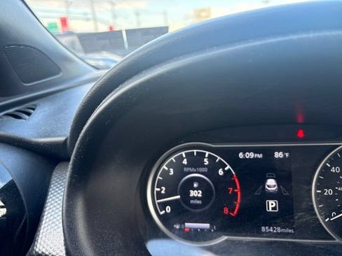 Used 2019 Nissan Kicks SV FWD image 18