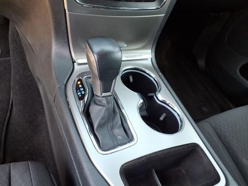 Used 2018 Jeep Grand Cherokee Laredo image 13