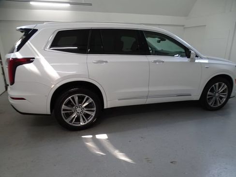 Used 2023 Cadillac XT6 Premium Luxury w/ Technology Package AWD/4WD image 25