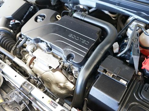 Used 2018 Chevrolet Malibu LT w/ Driver Confidence Package FWD image 46