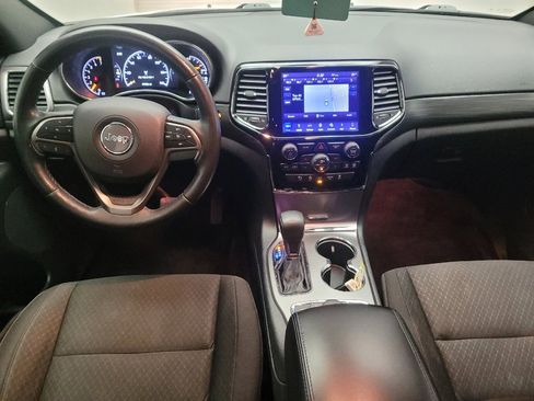 Used 2019 Jeep Grand Cherokee Laredo AWD/4WD image 22