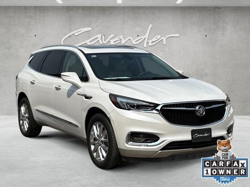 Used 2020 Buick Enclave Essence w/ Sound and Sites Package FWD image 2