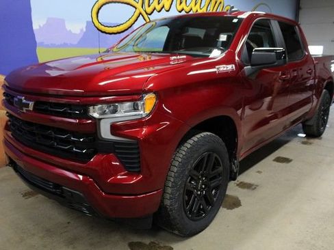 Used 2024 Chevrolet Silverado 1500 RST w/ Z71 Off-Road Package AWD/4WD image 8