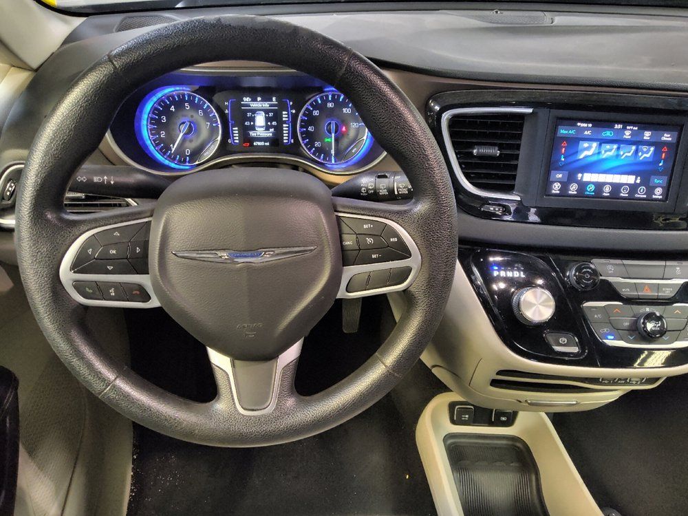 Used 2021 Chrysler Voyager Lxi FWD image 22