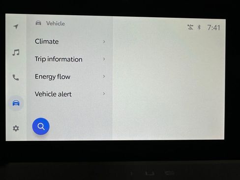 Used 2025 Toyota Prius XLE image 29