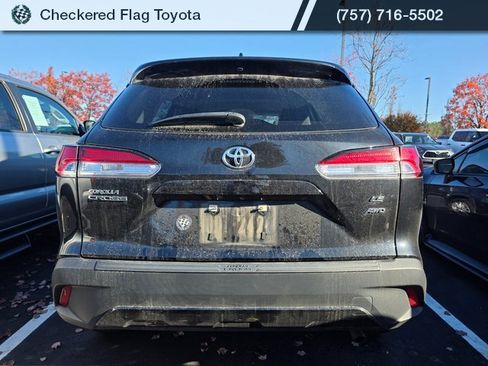 Used 2023 Toyota Corolla Cross LE image 5