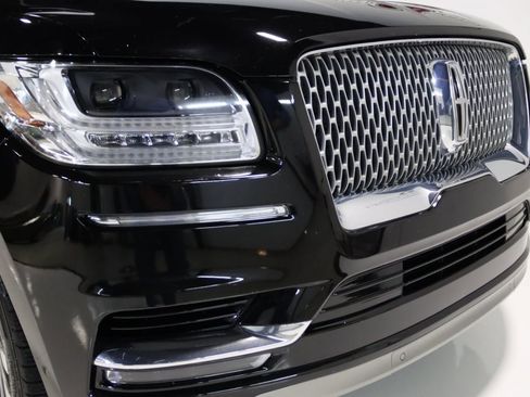 Used 2020 Lincoln Navigator L Reserve w/ Luxury Package image 25