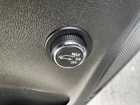 Used 2023 Buick Envision Essence FWD image 15