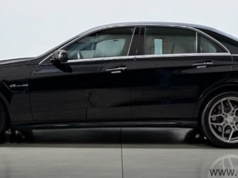 Used 2014 Mercedes-Benz E 63 AMG 4MATIC Sedan image 3