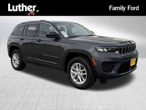 Used 2023 Jeep Grand Cherokee Laredo AWD/4WD image 1