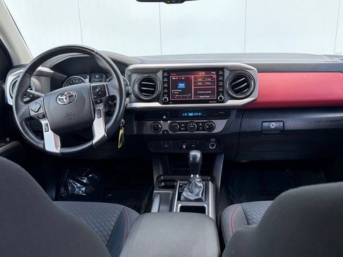 Used 2021 Toyota Tacoma SR5 AWD/4WD image 27