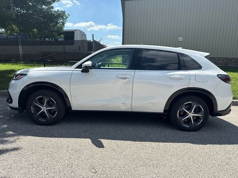 Used 2024 Honda HR-V EX-L image 9