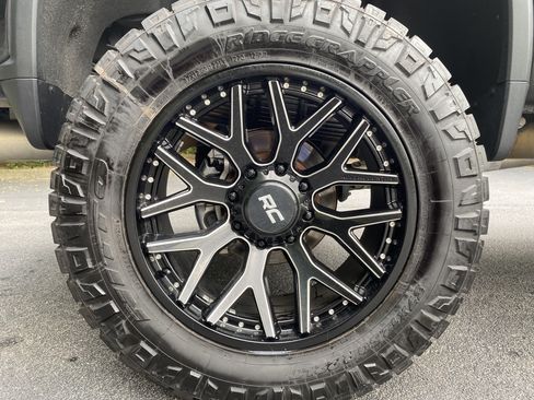Used 2024 Chevrolet Silverado 3500 LT w/ Midnight Edition AWD/4WD image 48