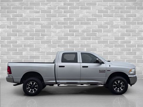 Used 2016 RAM 2500 Tradesman w/ Chrome Appearance Group AWD/4WD image 6