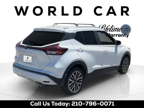 Used 2024 Nissan Kicks SV w/ Interior Electronics Package FWD image 9