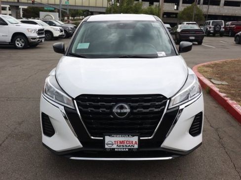 New 2025 Nissan Kicks Play S image 9