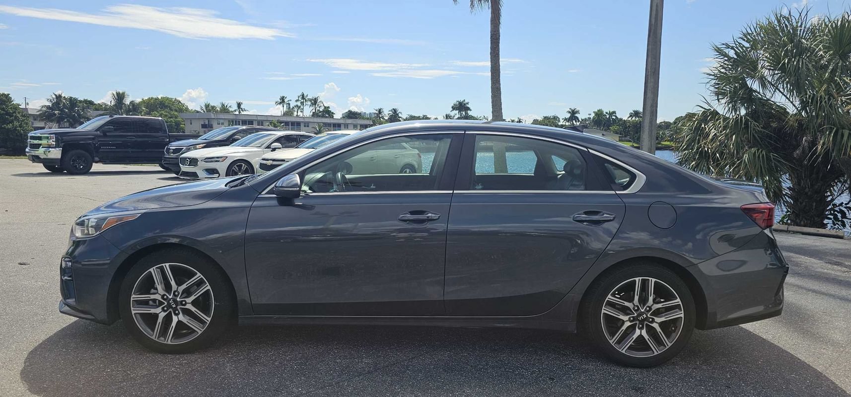 Used 2019 Kia Forte EX FWD image 2