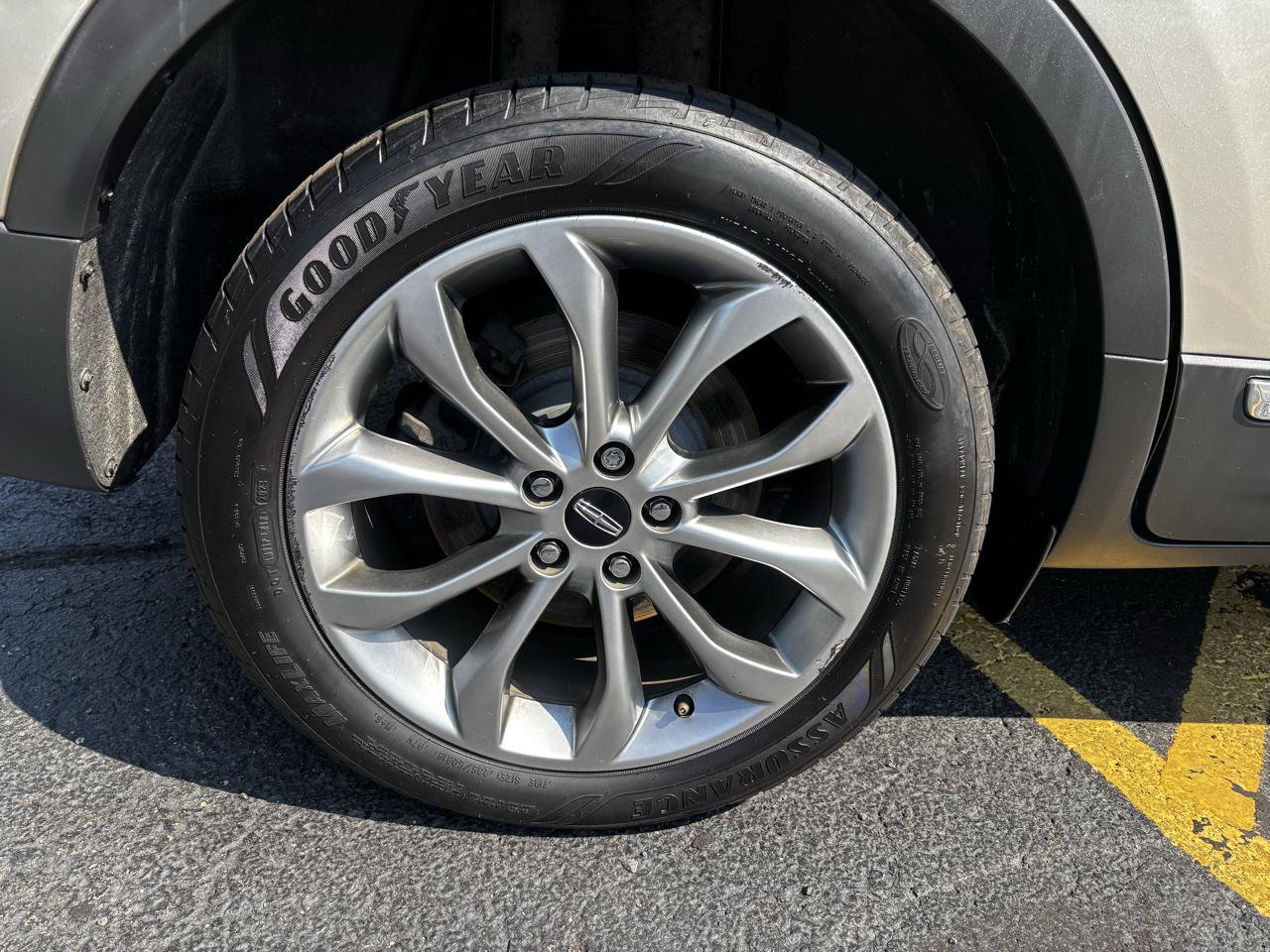Used 2017 Lincoln MKC Reserve w/ Lincoln MKC Climate Package AWD/4WD image 9