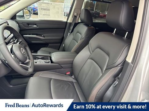 New 2025 Nissan Pathfinder SL w/ Lighting Package (N92) image 12