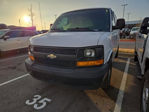 Used 2017 Chevrolet Express 2500 image 1