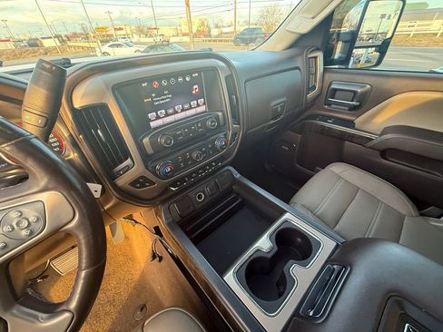 Used 2016 GMC Sierra 3500 Denali w/ Duramax Plus Package image 17