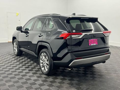 Used 2022 Toyota RAV4 Limited AWD/4WD image 3