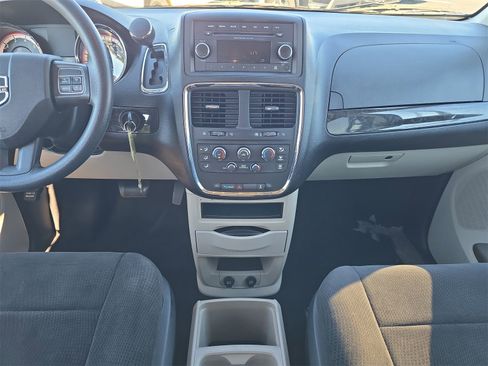 Used 2012 Dodge Grand Caravan SE image 10