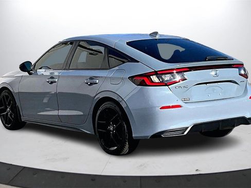 Used 2023 Honda Civic Sport image 7