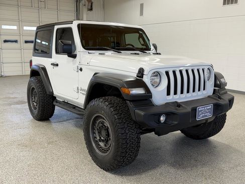 Used 2021 Jeep Wrangler Sport image 6