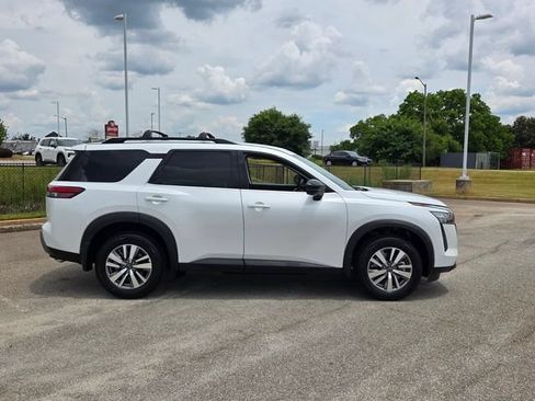 New 2026 Nissan Pathfinder SL FWD image 16
