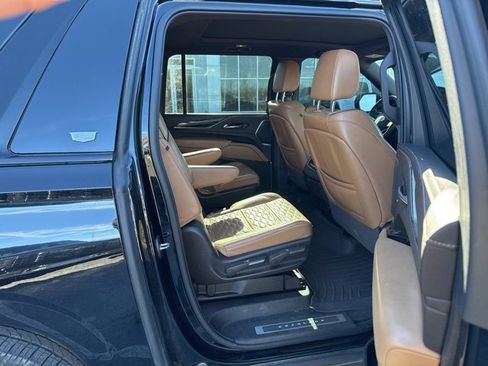 Used 2022 Cadillac Escalade ESV Sport w/ Touring Package image 14