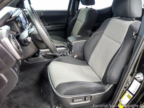 Used 2023 Toyota Tacoma TRD Sport AWD/4WD image 10