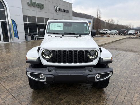 New 2026 Jeep Gladiator Sport image 3