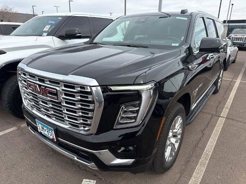 Used 2025 GMC Yukon XL Denali image 1