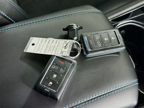 Used 2022 Jeep Grand Cherokee Trailhawk image 36