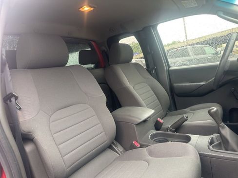 Used 2009 Nissan Frontier XE w/ XE Preferred Pkg image 28